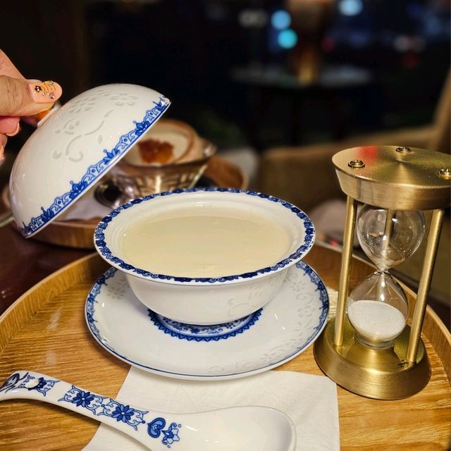 望到維港美景大堂酒廊嘆港式特色小吃