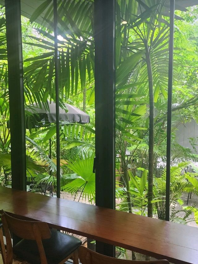 【バンコク】緑の中でリラックス🌳RAWR Cafe