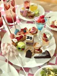 Strawberry scool life buffet🍓