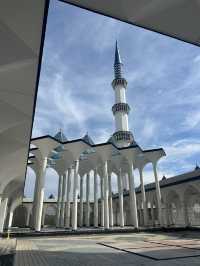 魅力されるマレーシア最大の「ブルーモスク」