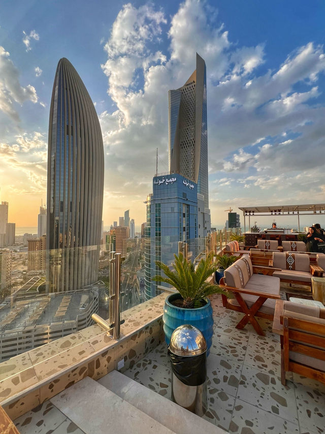 Rooftop cafe with breathtaking view! MUKHA encore ramada🥤