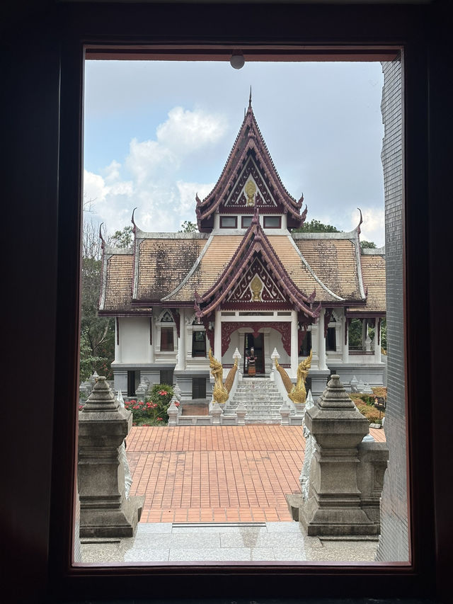 ขึ้นดอยแม่สลอง ไหว้พระบรมธาตุศรีนครินฯ