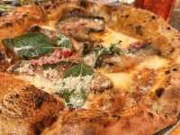 上海/イタリアン🇮🇹ここのピザ🍕は上海1️⃣？