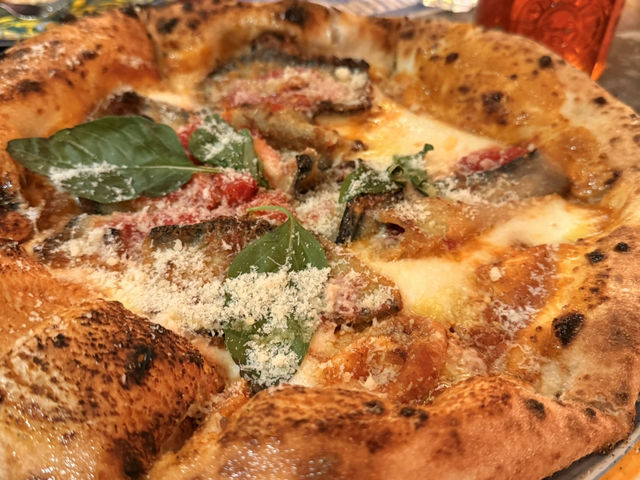 上海/イタリアン🇮🇹ここのピザ🍕は上海1️⃣？