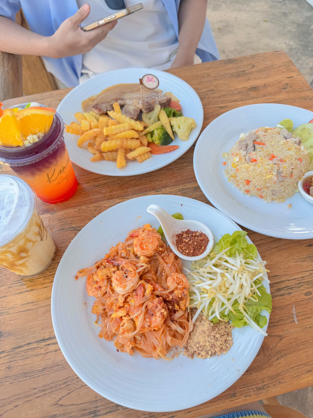 Kamari Cafe Kohlarn คาเฟ่หมู เกาะล้าน