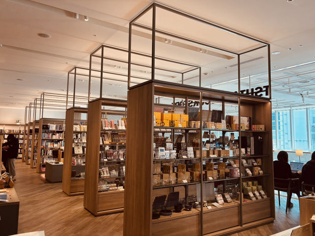 難得的冬天暖陽，和兒子來蔦屋書店約會❤️