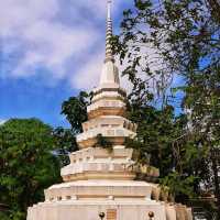 สักการะขอพรพระพุทธฉาย ณ วัดขี้เหล็ก