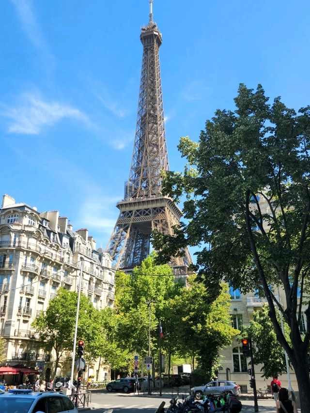 จุดถ่ายรูป Eiffel tower เด็ดๆ