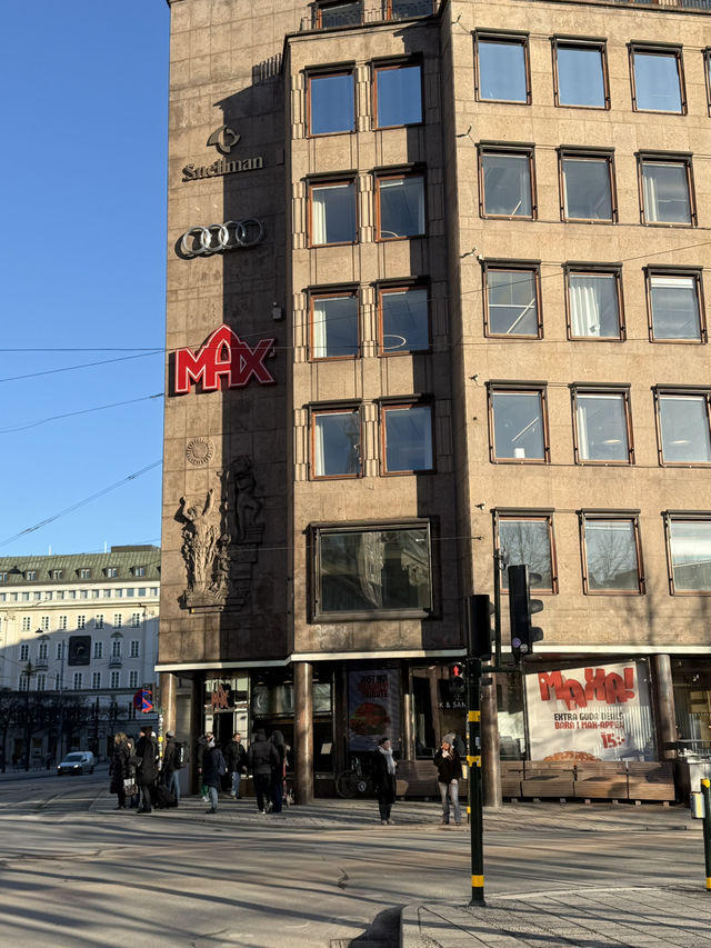 Trying Sweden’s Local Fast Food: Max Burgers 🍔🇸🇪