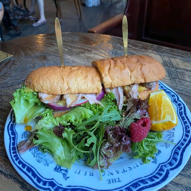 ร้าน The Mustang Blu