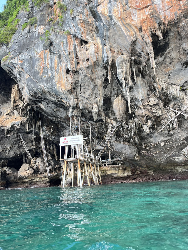 เกาะพีพี จังหวัดกระบี่🏖️🩵💐