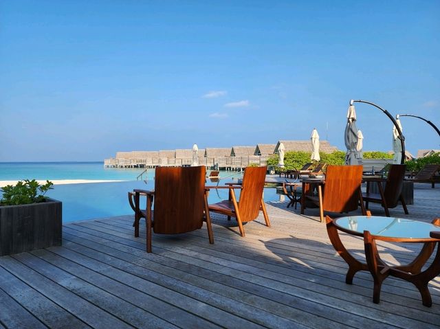 [🇲🇻モルディブ] サンセットとカクテルを楽しむ、Milaidhoo MaldivesのCompass Bar