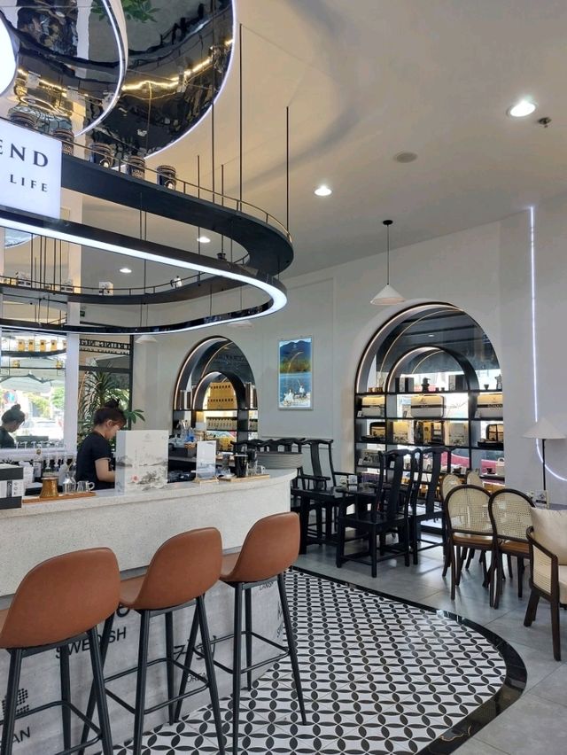 Trung Nguyen Legend Coffee, Danang, Vietnam