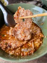 ก๋วยเตี๋ยวหมูต้มยำ ลาดพร้าว 71 หมูสับแน่น 