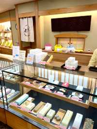 【神奈川県/鎌倉　明治生まれの鳩サブレー🐦本店限定鳩グッズ商品もかわいい】