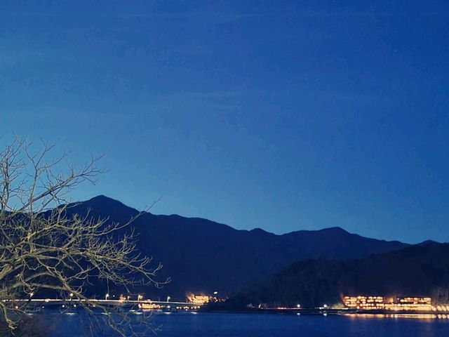 Reflections of Tranquility: A Peaceful Stay by Lake Kawaguchi