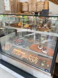 Deli คาเฟ่เขาหลัก แต่ฟิลบาหลี