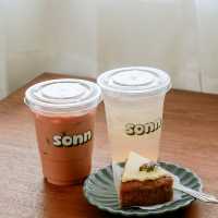 Sonn cafe ☕️⚪️@Lampang 