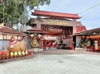 Si Hai Long Wang Temple: Where Ocean Gods & Satay Sticks Rule the Waves🌊🐉