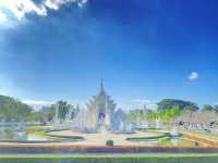 วัดร่องขุ่น (Wat Rong Khun)วัดสีขาวแห่งเดียวของไทย