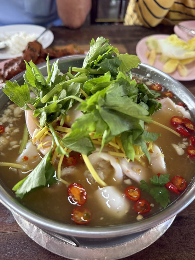 ร้านริมเขื่อนมินิ อาหารทะเลสด อร่อย ไม่แพง!!