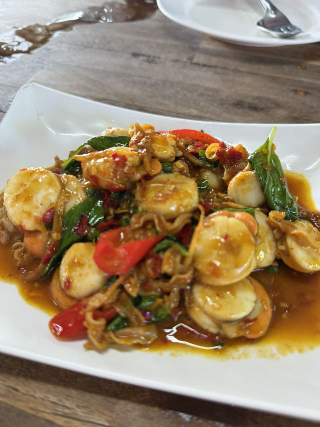 ร้านริมเขื่อนมินิ อาหารทะเลสด อร่อย ไม่แพง!!