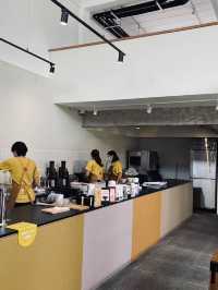 ☕️ คาเฟ่ใจกลางกรุงเก่า สไตล์มินิมอลที่มา จ.อยุธยา 