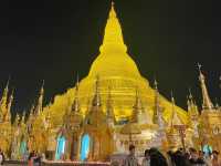 Becutiful night at Shwedagon pagoda