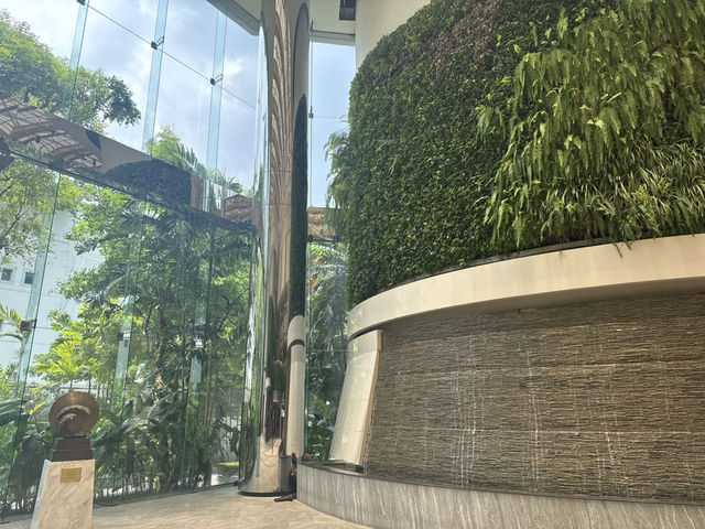  April Blooms: Bangkok's Premium Flower Boutique 