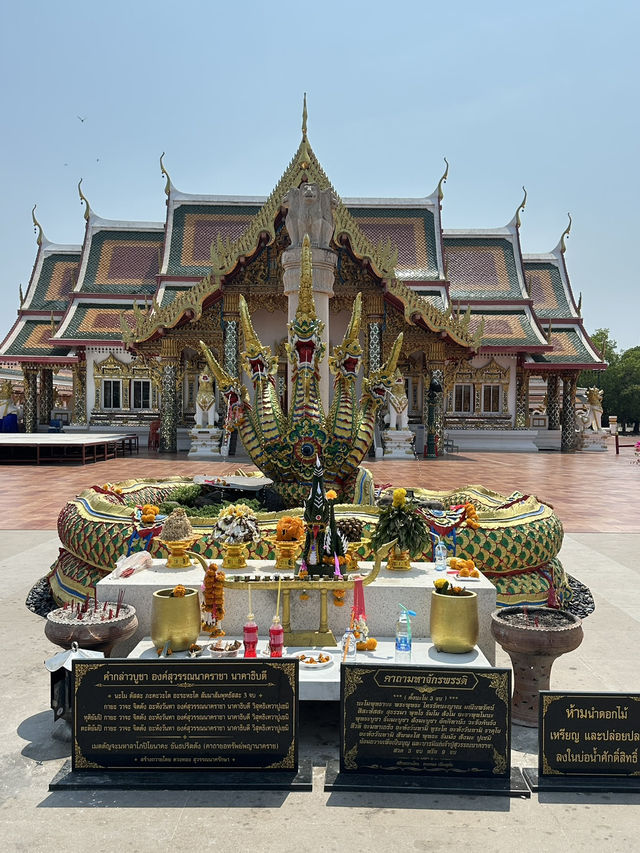 วัดคู่บ้านคู่เมืองสกลนคร