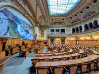 聯邦宮 Bundeshaus，參觀瑞士聯邦政府與議會所在。