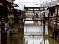 ตลาดระแหง 100 ปี ปทุมธานี ตลาดโบราณคลาสสิกแบบไทยๆ