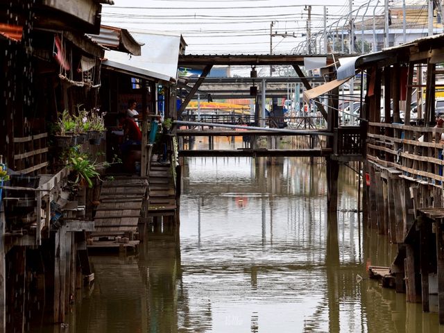 ตลาดระแหง 100 ปี ปทุมธานี ตลาดโบราณคลาสสิกแบบไทยๆ