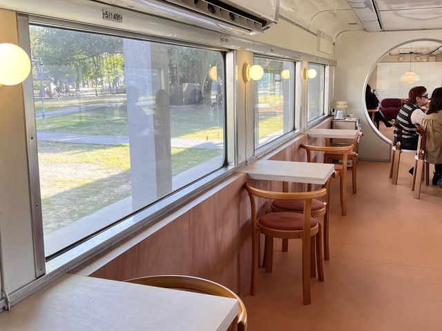 高雄｜厚里 Horli Baking·手撕包專賣店 (火車內)