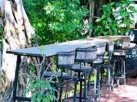 เดอ มาลา คาเฟ่และที่พักซ่อนตัวอยู่ท่ามกลางธรรมชาติ