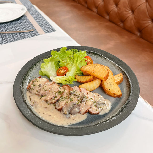 คาเฟ่และอาร์ตสเปซ ย่านพุทธมนฑล สาย 3