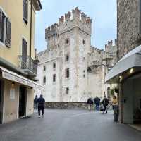🏰 *"The Scaligero Castle: A Fairytale Fortress on Lake Garda" 🌊⚔️