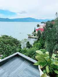 Unwind at Janji Maria Coffee & Resto: Cliffside Dining with Lake Toba Views