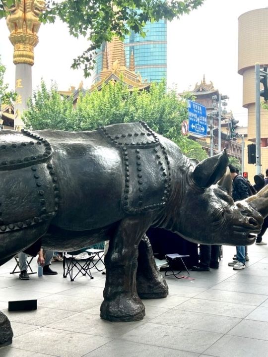 ตลาดตรงข้ามวัดจิงอันเซี่ยงไฮ้