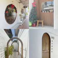  Jeji Cafe’ & Dessert Shop คาเฟ่มูจิย่านรามอินทรา