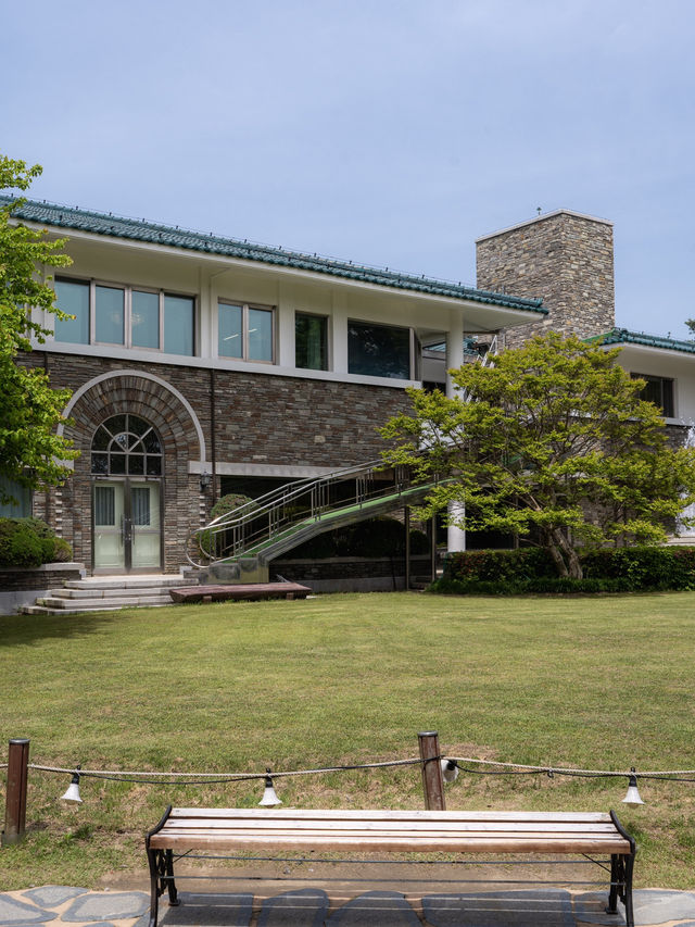 푸릇푸릇한 산림욕을 즐기며 대통령 산책로를 걸을 수 있는 유일한 이곳 “ 청남대” 