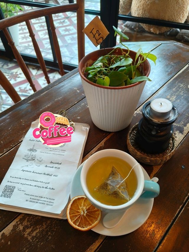 Sipping Peace in a Vintage Hideaway – Jakarta Café Love