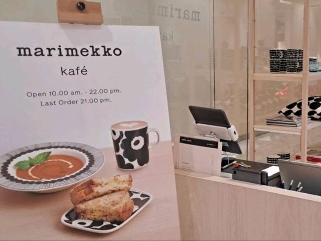 คาเฟ่ต์สุดชิคที่มาริเมกโกะ