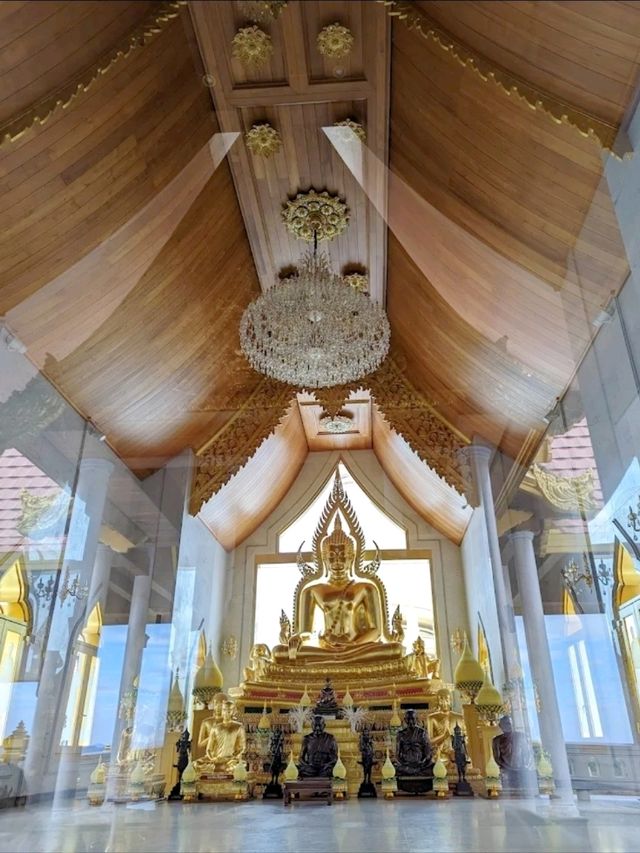 วัดบุญญาวาส เป็นวัดป่าสายกรรมฐานที่มีชื่อเสียง