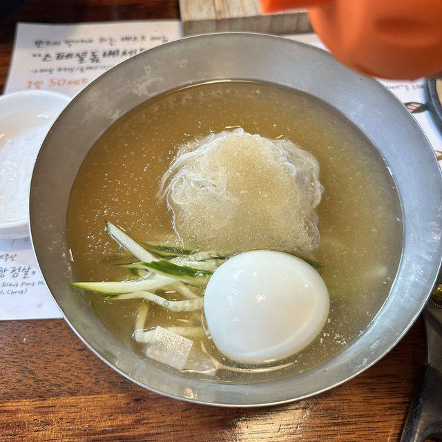 濟州烤肉控天堂🍖！돔베豚🐷讓你一口愛上黑豬肉的濃郁原味