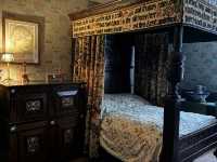 Kelmscott Manor: William Morris's Idyllic Retreat in the English Countryside 🇬🇧🏡