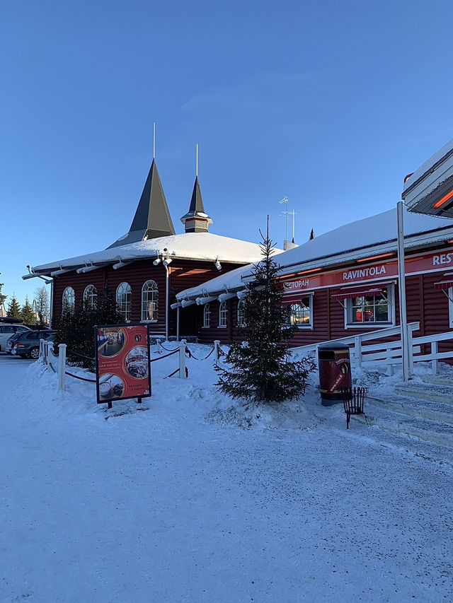 🎅🏻 Santa Village — A Day in Santa’s Hometown 