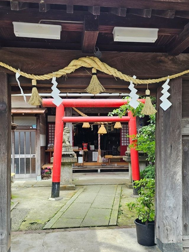金澤河畔祈願地〔淺野川稻荷神社〕