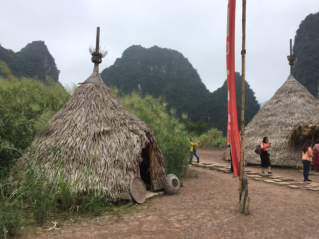 🚣‍♀️✨ Tranquility in Trang An – A Scenic River Rafting Experience in Vietnam