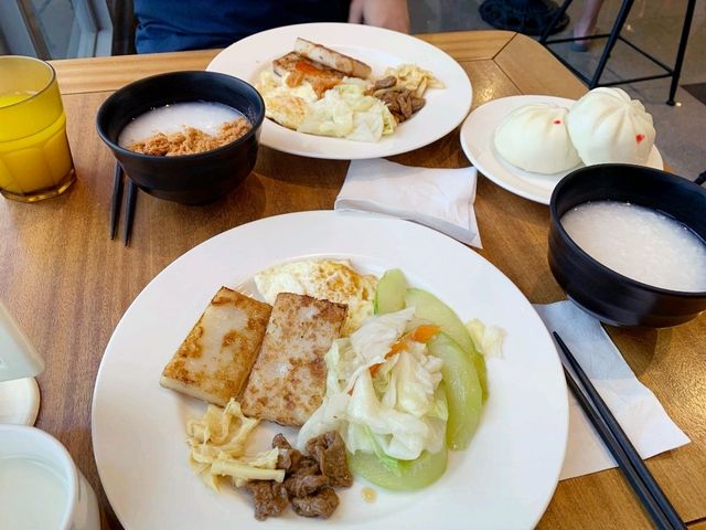 高雄住宿｜鄰近瑞豐夜市、駁二，絕佳位置！